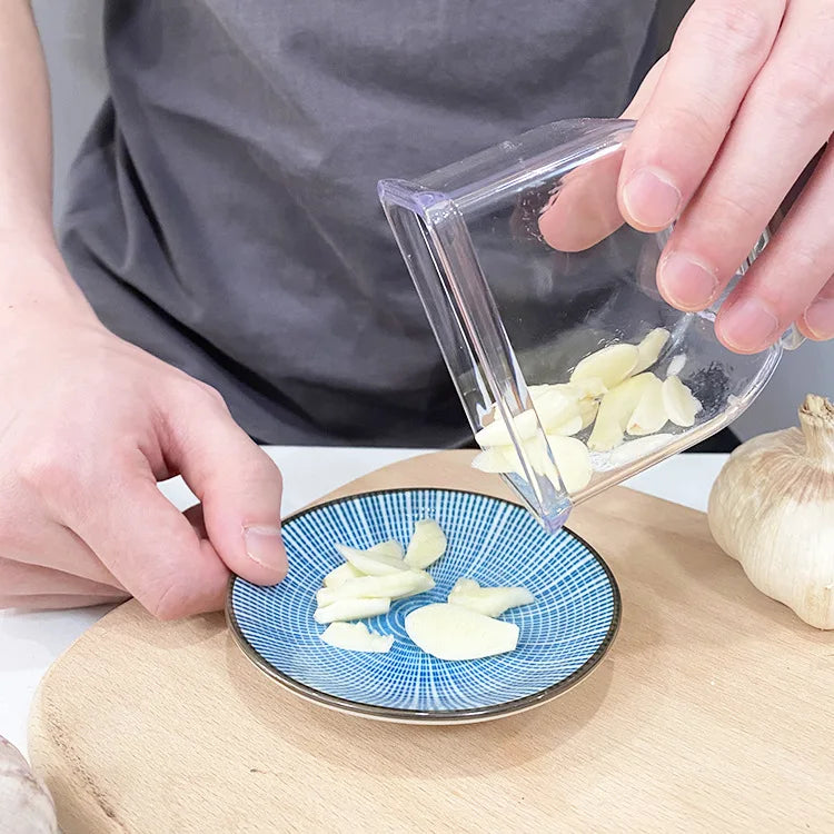Garlic Press - Heavy Duty Manual Garlic Crusher